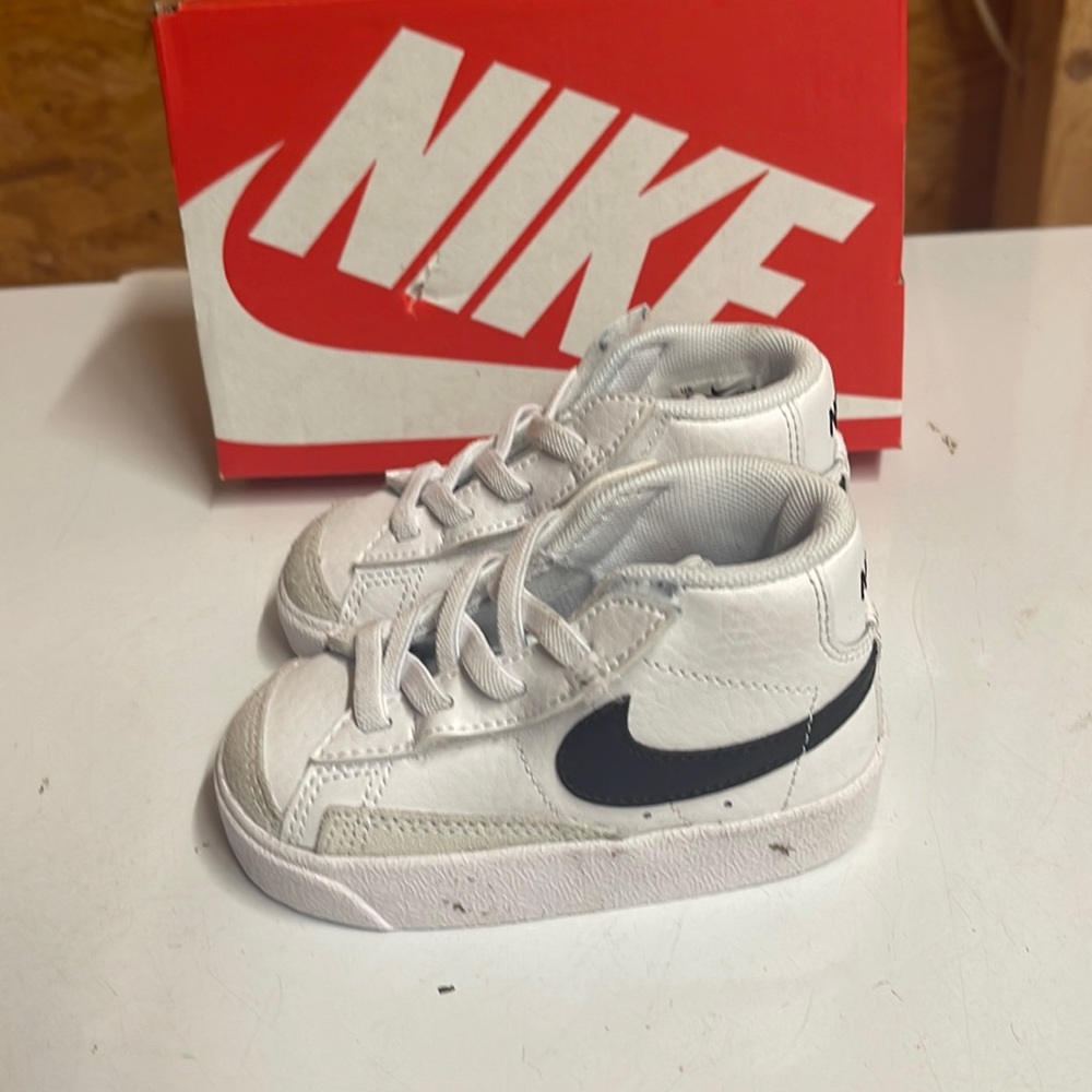 Nike Blaze Mid 77